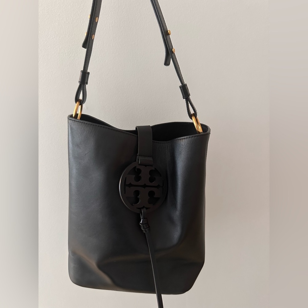 Tory Burch bucket bag. Miller!